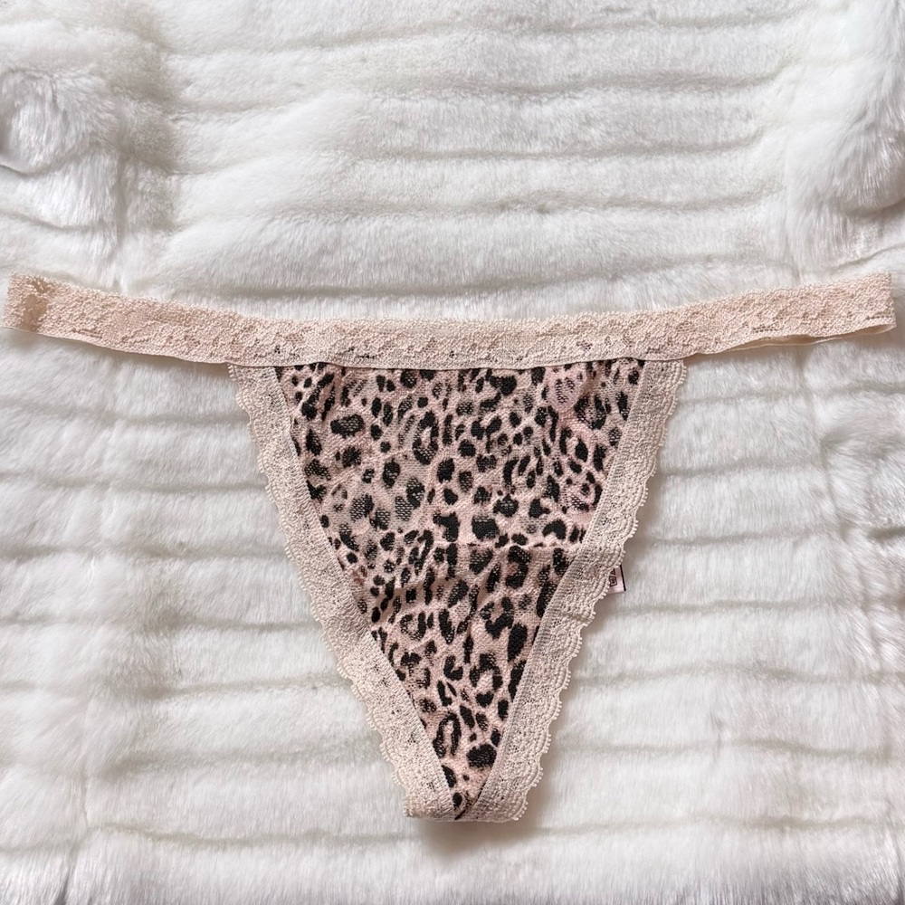5/$30 (NWOT) VICTORIA’S SECRET Leopard V-String Thong